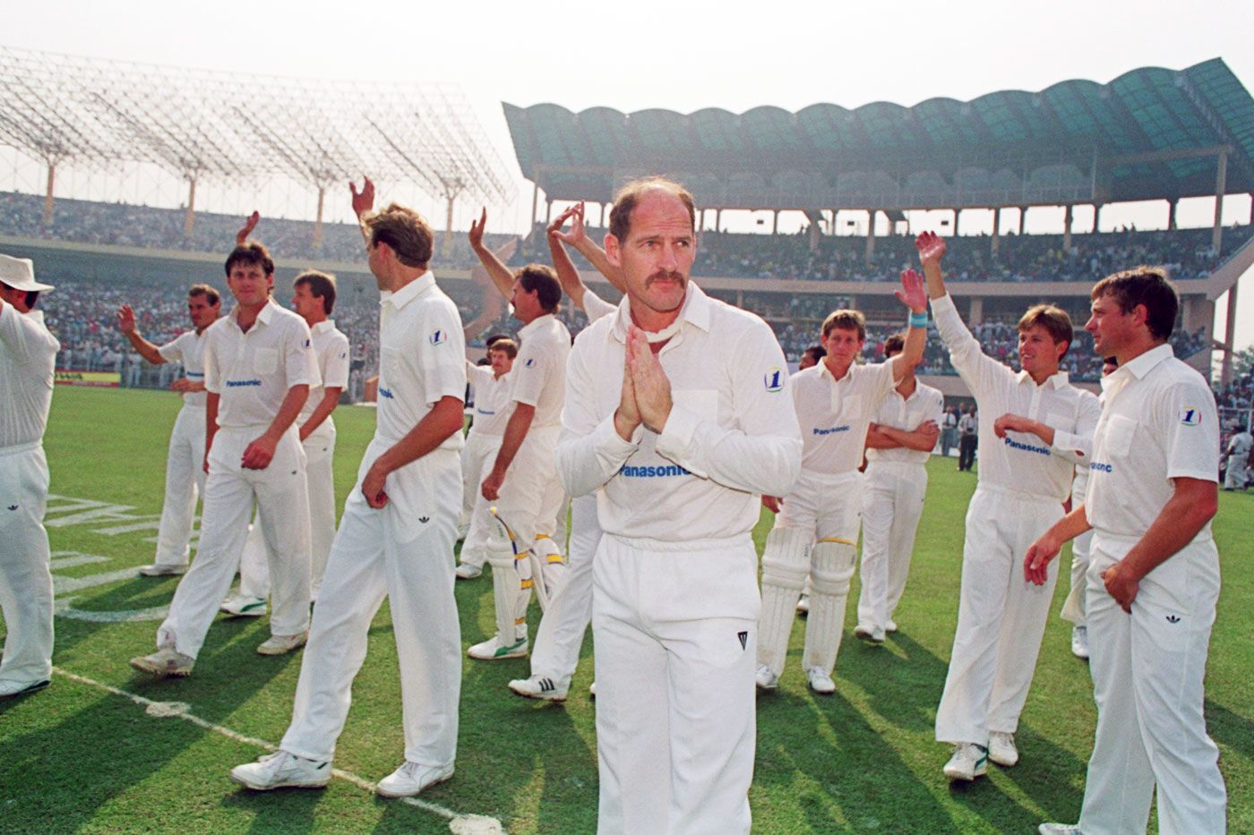 South Africa acknowledge the crowd on their return to international cricket