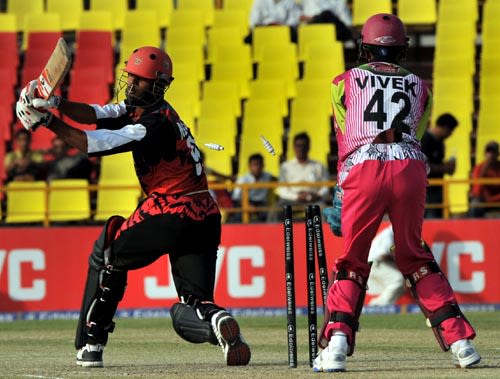 T Kumaran cleans up Abu Nechim