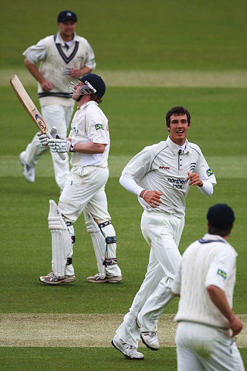 Jamie Dalrymple is aghast after mis-hooking Steven Finn to fine leg