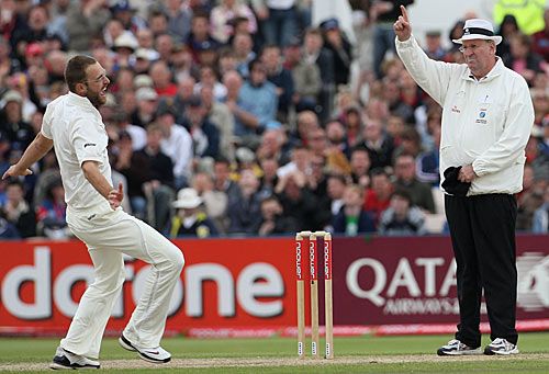 Daniel Vettori gets the finger from Darrell Hair during his five-wicket haul against England