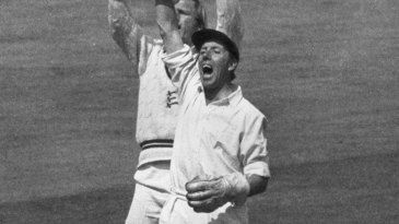 Middlesex and England keeper John Murray dies