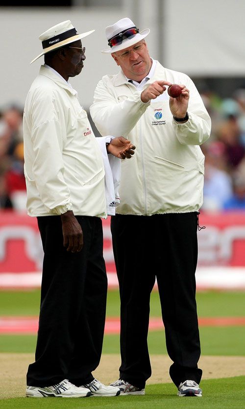 Steve Bucknor and Darrell Hair decide to change the ball