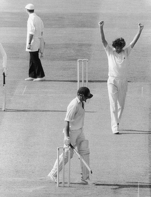 Bob Willis celebrates after Graham Yallop is caught by Ian Botham