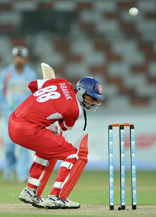 Tabarak Dar takes evasive action against a bouncer