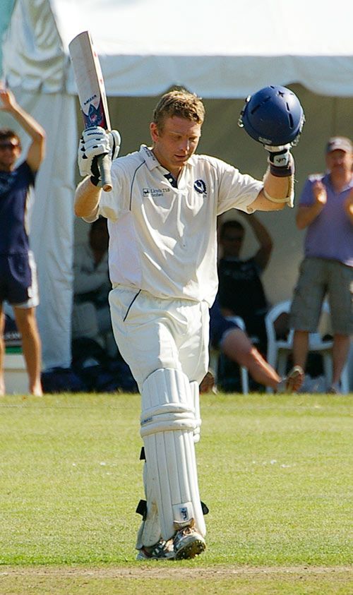 Scotland veteran Lockhart announces retirement