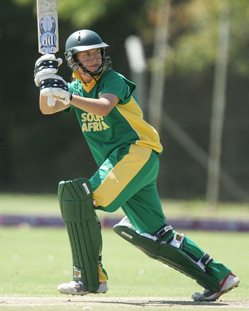 Olivia Anderson plays behind the wicket