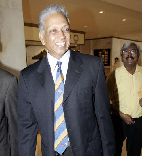 Mohinder Amarnath arrives for interviews aimed at naming India's coach