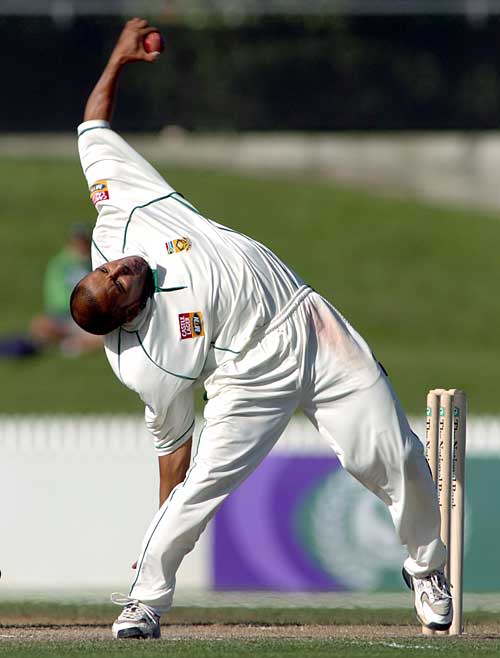 Paul Adams in action against New Zealand