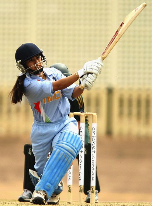 Sulakshana Naik slog sweeps