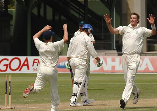 Boyd Rankin bowled Jan-Berrie Burger