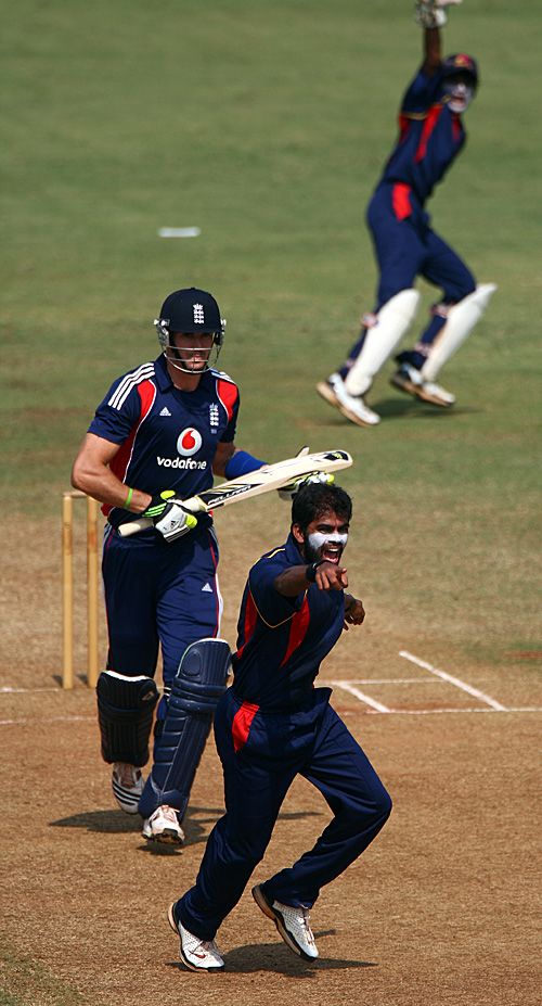 Kshemal Waingankar appeals for the wicket of Kevin Pietersen