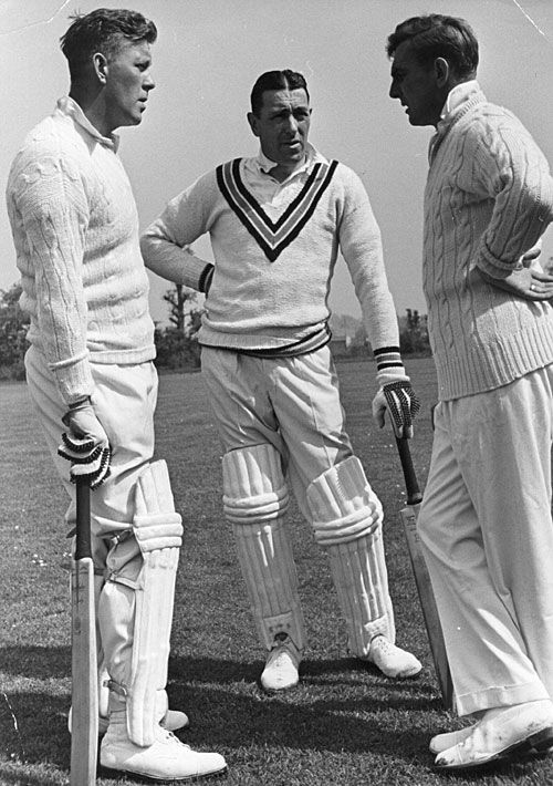 Jim Smith, Arthur Wellard and Alan Watt in a discussion