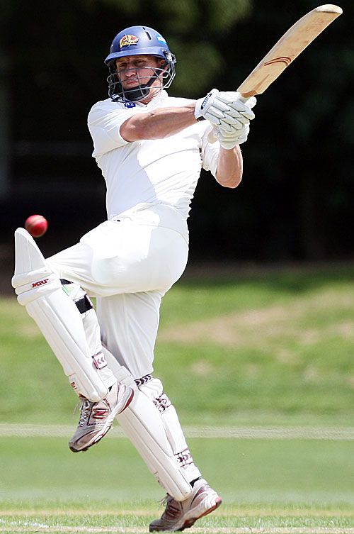 Craig Cumming swivels and pulls during his 105