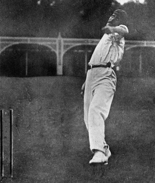 Sydney Barnes demonstrates his bowling action