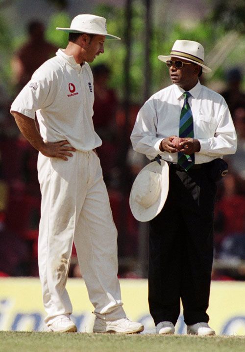 Nasser Hussain exchanges views with BC Cooray