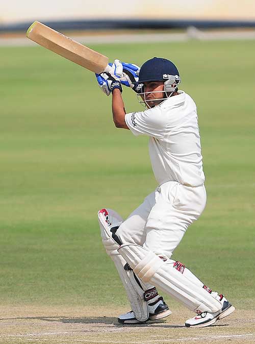 Shivakant Shukla forces one way on day three