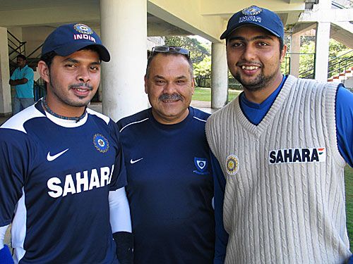 Sreesanth, Dav Whatmore and VRV Singh pose for the cameras at a NCA camp