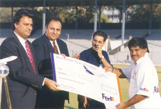 FedEx Cup 1999, First OD: Ashok Malhotra getting an award