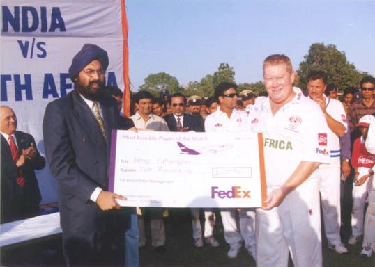 FedEx Cup 1999, Second OD: Fotheringham receiving an award