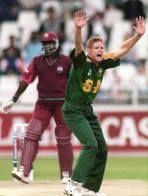 Pollock appeals (unsuccessfully) for lbw against Wallace
