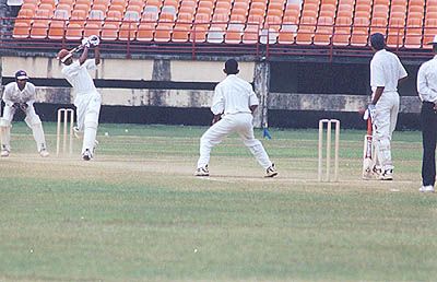 JR Madanagopal swings Suresh Kumar