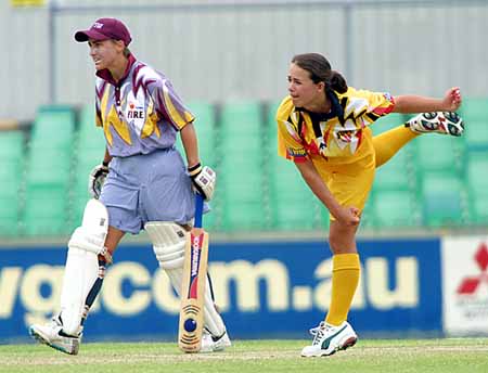 Fahey of Western Australia bowls as Pickering watches