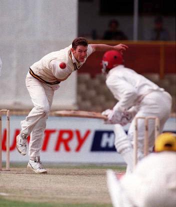 Sean Cary bowls to Robert Samuels