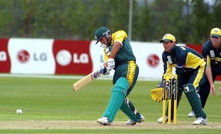 De Kock drives a delivery straight back down the pitch. ICC Under-19 World Cup Super League Group 2: Australia Under-19s v South Africa Under-19s at Lincoln, 28 Jan 2002