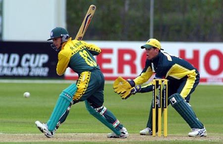 De Kock shapes to play a delivery. ICC Under-19 World Cup Super League Group 2: Australia Under-19s v South Africa Under-19s at Lincoln, 28 Jan 2002