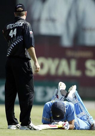 Hitchcock stands over Khan as the batsman dives back into his crease. 3rd ODI: New Zealand v India at Christchurch, 1 Jan 2003