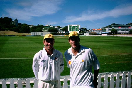 Jones and Mather prepare for new day's play after record stand