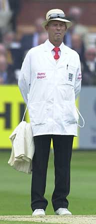 Umpire John Hampshire