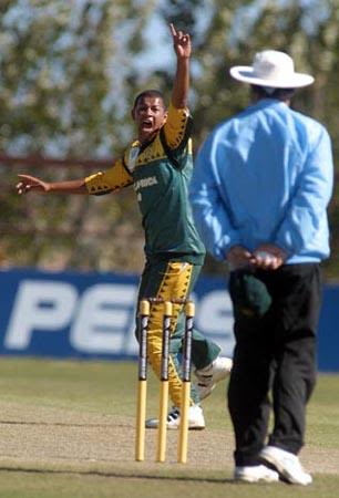 Kopps unsuccessfully appeals for lbw to umpire Hill. 1st ICC Under-19 World Cup Super League Semi Final: India Under-19s v South Africa Under-19s at Lincoln, 3 Feb 2002