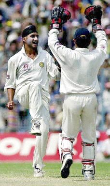 'Bajju' and Mongia are thrilled at Langer's fall
