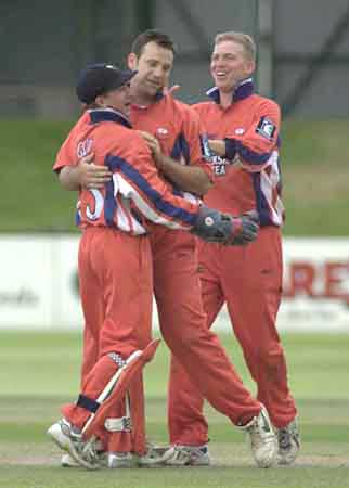 Middlebrook , Guy and Dawson celebrate for Yorkshire