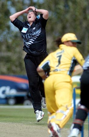 Corbin lets out a cry of disappointment as Jones edges a delivery past Rolls. 2nd WODI: New Zealand Women v Australia Women at Lincoln, 3 Mar 2002