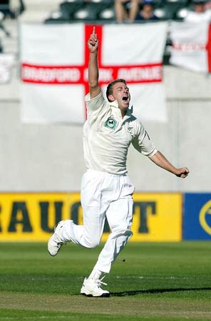 Drum celebrates the dismissal of Hussain. 1st Test: New Zealand v England at Christchurch, 13-17 Mar 2002