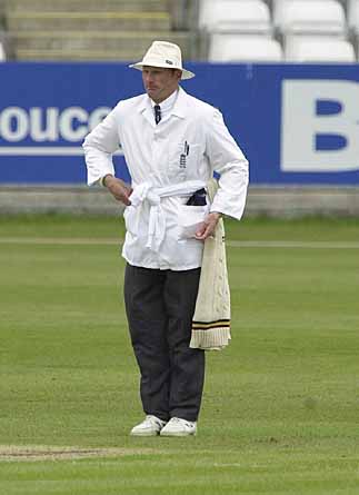 Neil Mallender ; Cricket Umpire