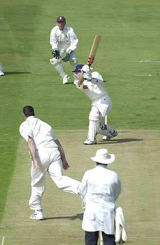 Richard Blakey drives Martin Bicknell for a lovely 4 runs