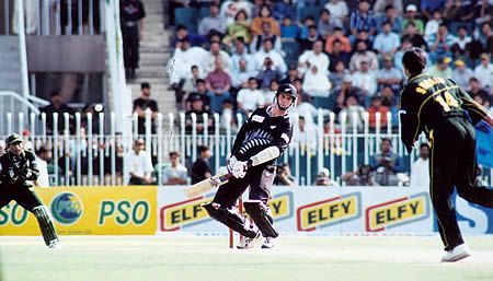 Matt Horne avoiding a Shoaib Akhtar bouncer