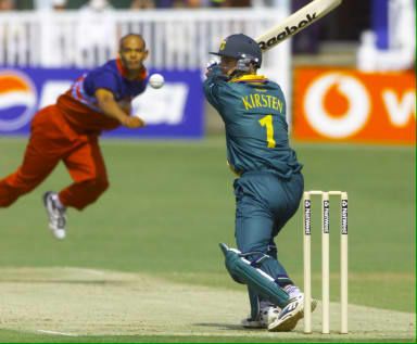 Gary Kirsten cuts Dean Headley