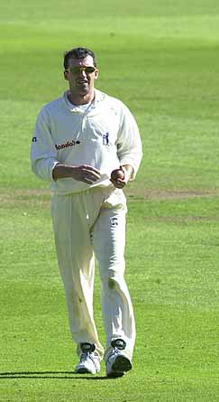 Warks skipper Mike Powell in the field at Trent Bridge 2001