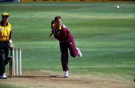 Hart delivers a ball. Shell Cup Major Semi Final: Northern Districts v Wellington at Hamilton, 30 Jan 1999