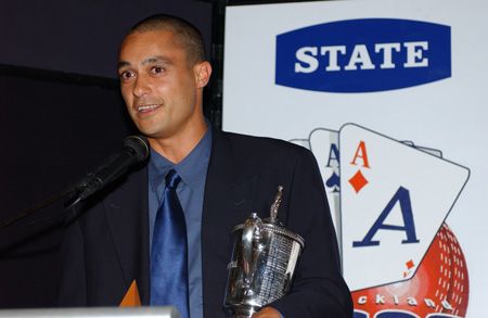 Canning addresses the room after winning the State Auckland cricketer of the year award. Auckland Cricket Association awards dinner at Auckland, 2 April 2003