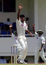 Tareq Aziz appeals for lbw
