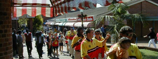 Eddo Brandes leads the parade...