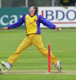 Mark Ilott bowling from the Trent Bridge Pavilion End 2000
