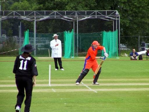 Annemarie Tanke batting