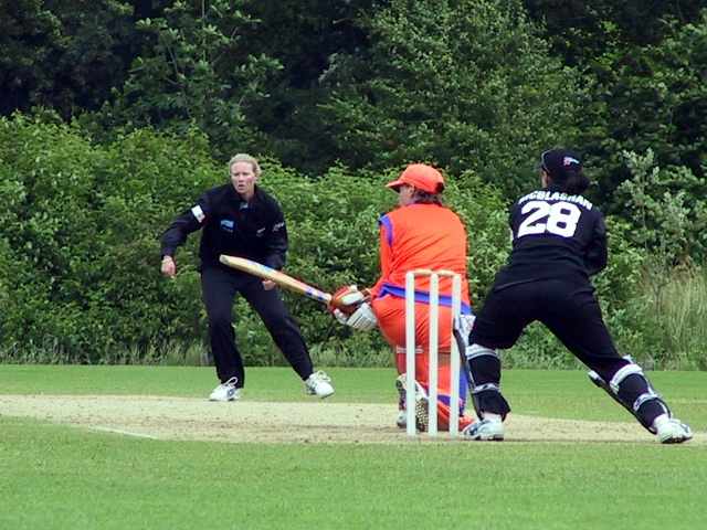 Caroline Salomons batting