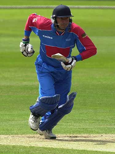 Derek Randall sets off for another run at Trent Bridge